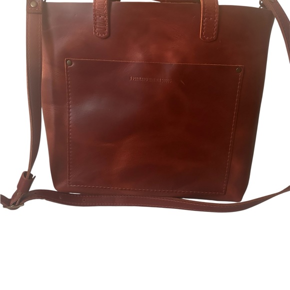 Portland Leather Medium Crossbody Tote Bag in Rosso - Picture 5 of 7